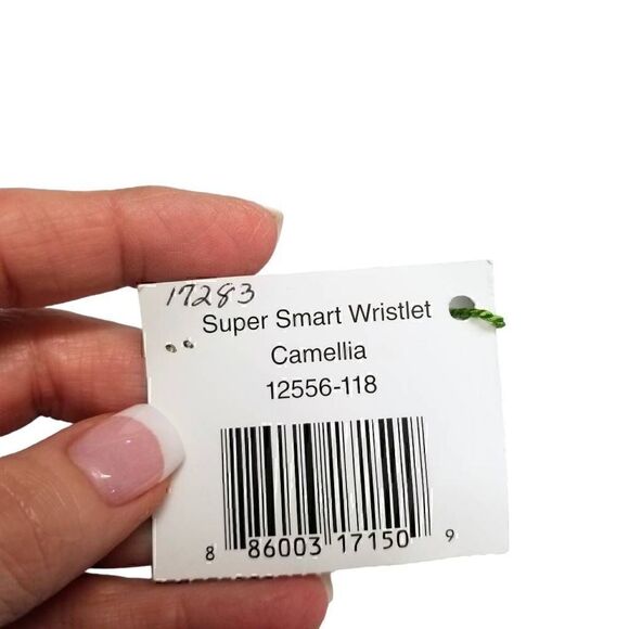 Vera Bradley NEW! Set of Two Black & White Wristlet and Clip Zip ID Holder Bags. - Picture 7 of 9